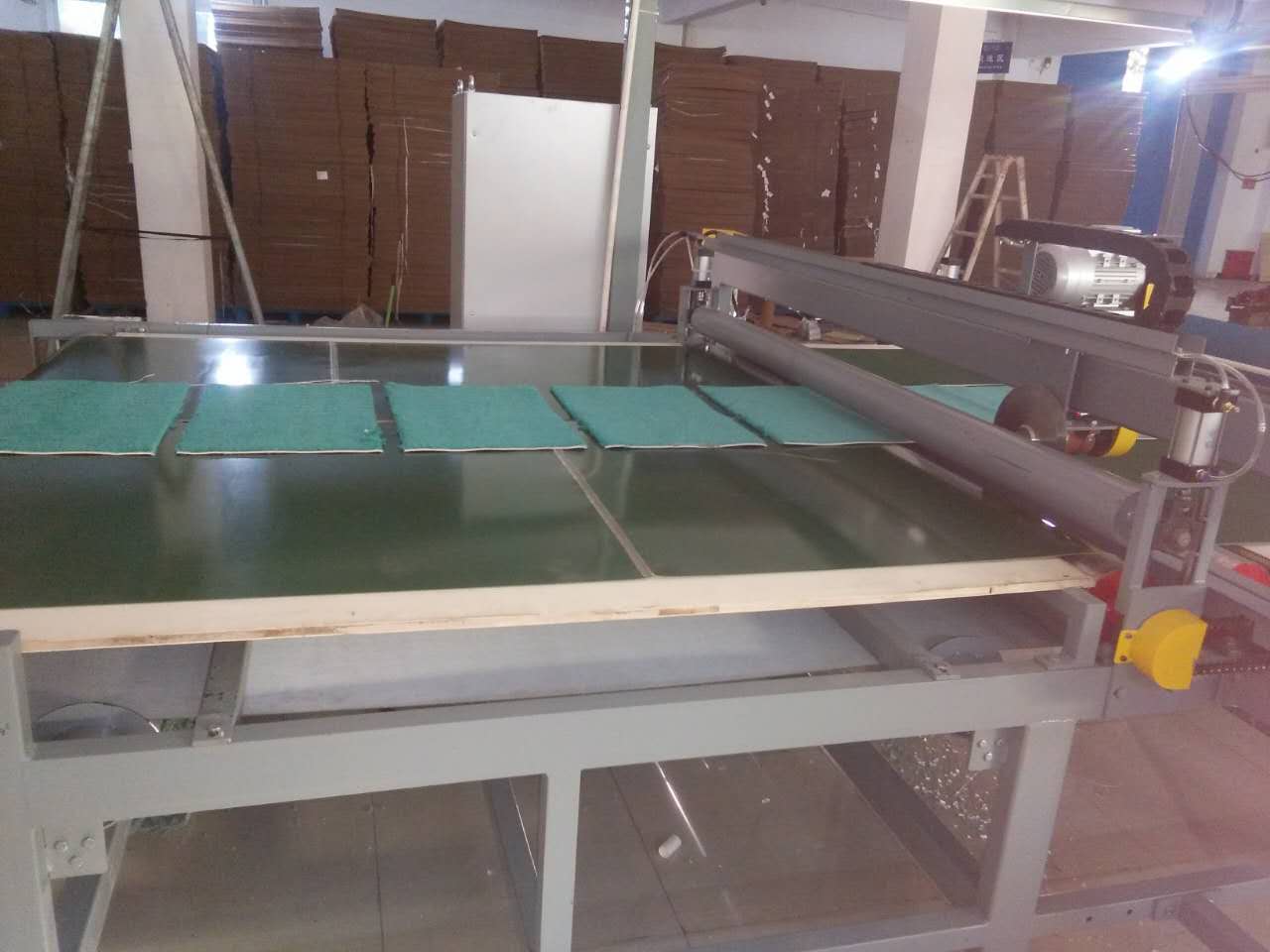 自動(dòng)橫切刀